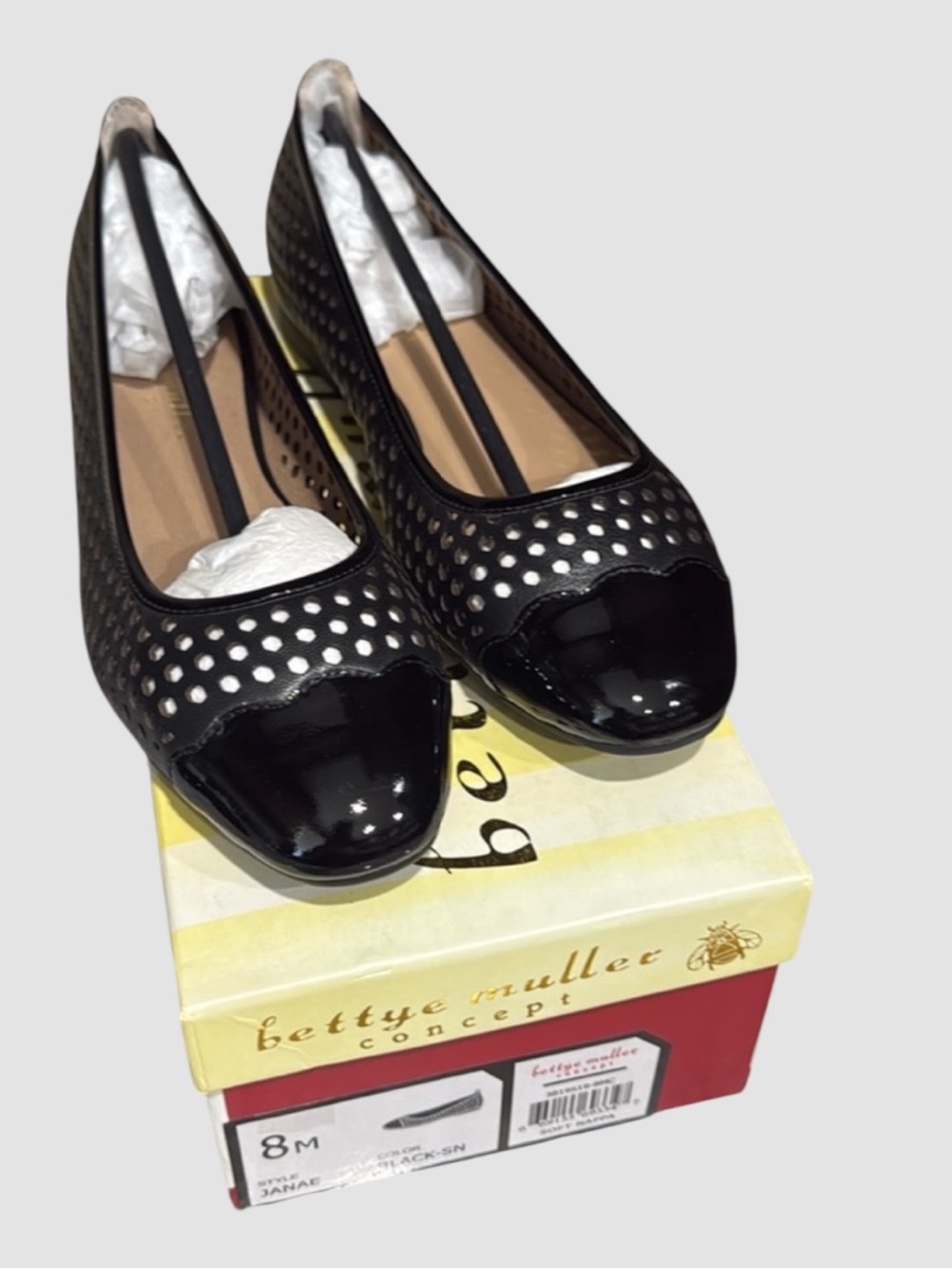 BETTYE MULLER Soft Nappa Janae Black Ballet Flats size 8 NWT